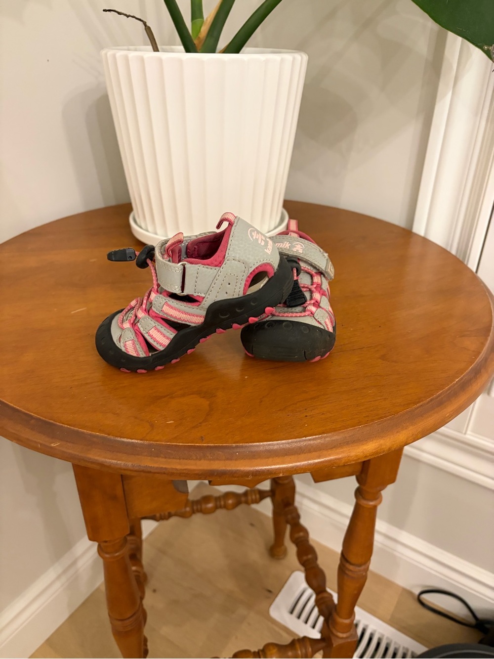 Kids Kamik Sandals - Pink and Gray